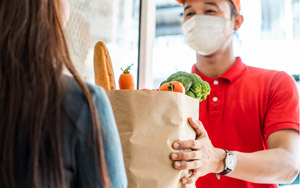 man delivering food